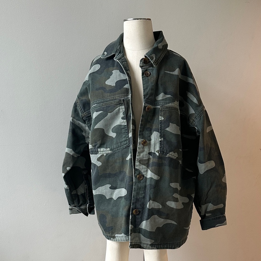GAP Gray Jacket with Camouflage Accents